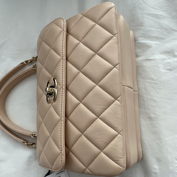 LIKE NEW 🖤 CHANEL 21S Light Beige Small Trendy CC - Picture 11 of 16